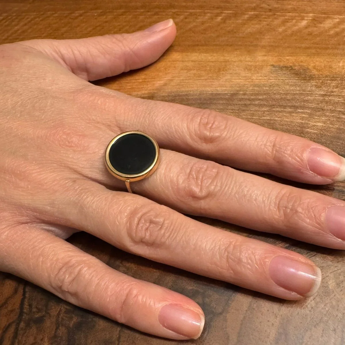 GINETTE NY ring in pink gold and onyx - Image 2