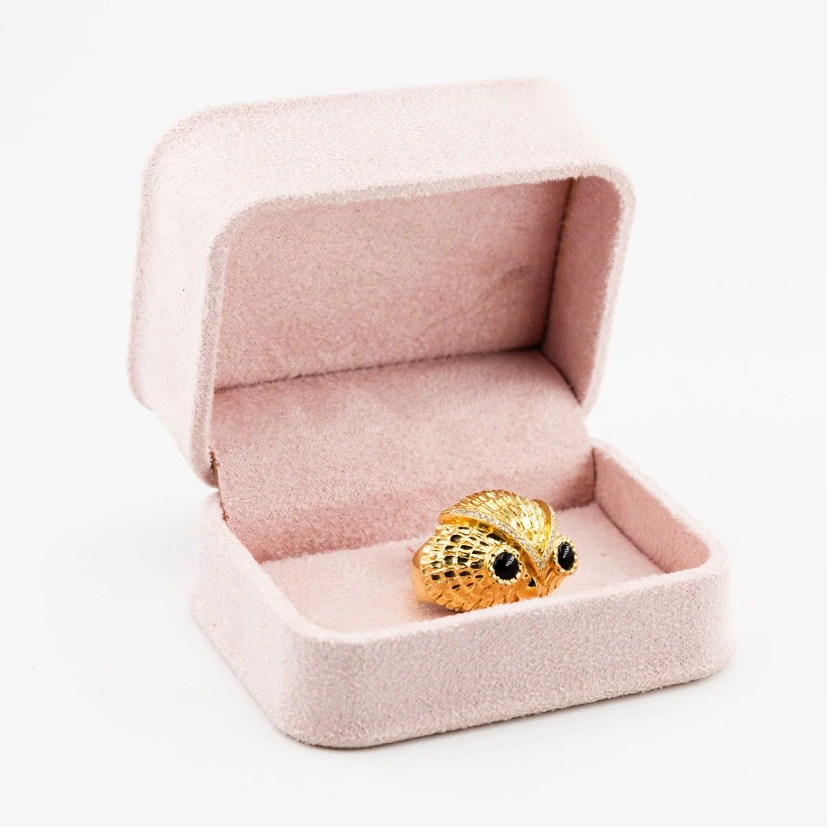 YVONNE LÉON Owl Dome Ring in yellow gold, onyx and diamonds - Image 6