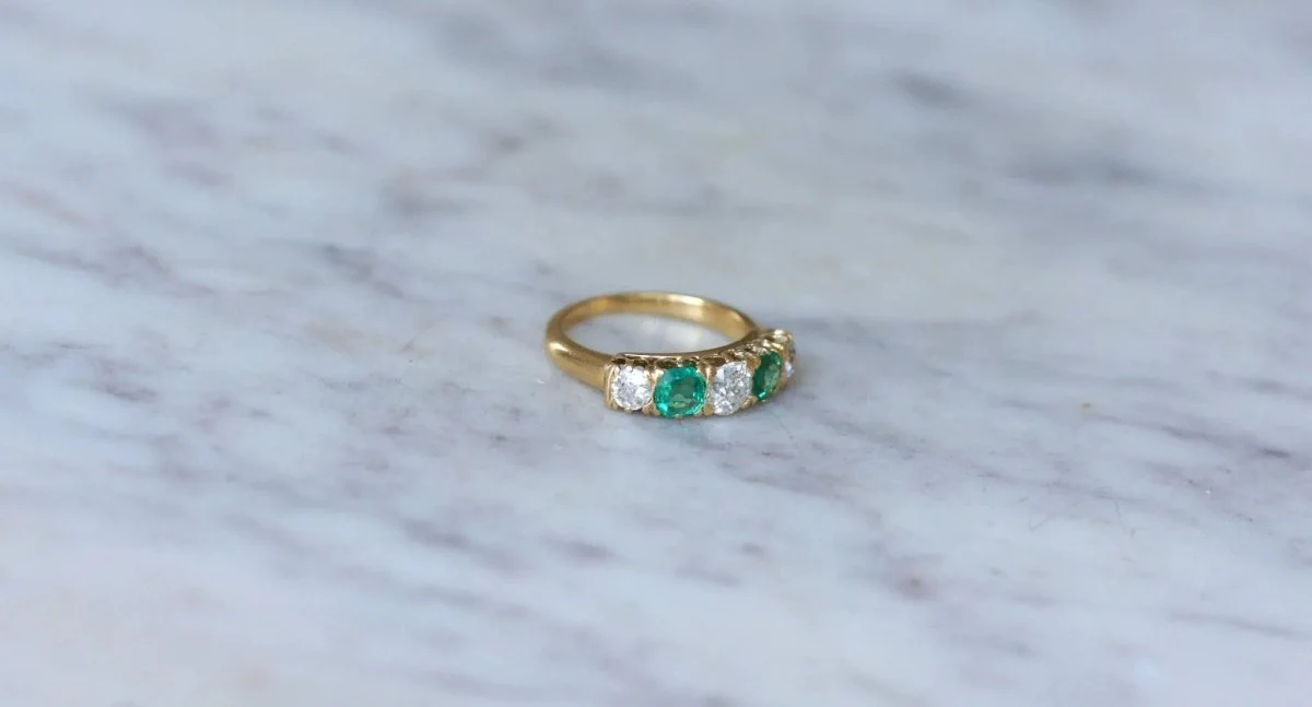 Ring Emerald and diamonds Yellow Gold - Image 5