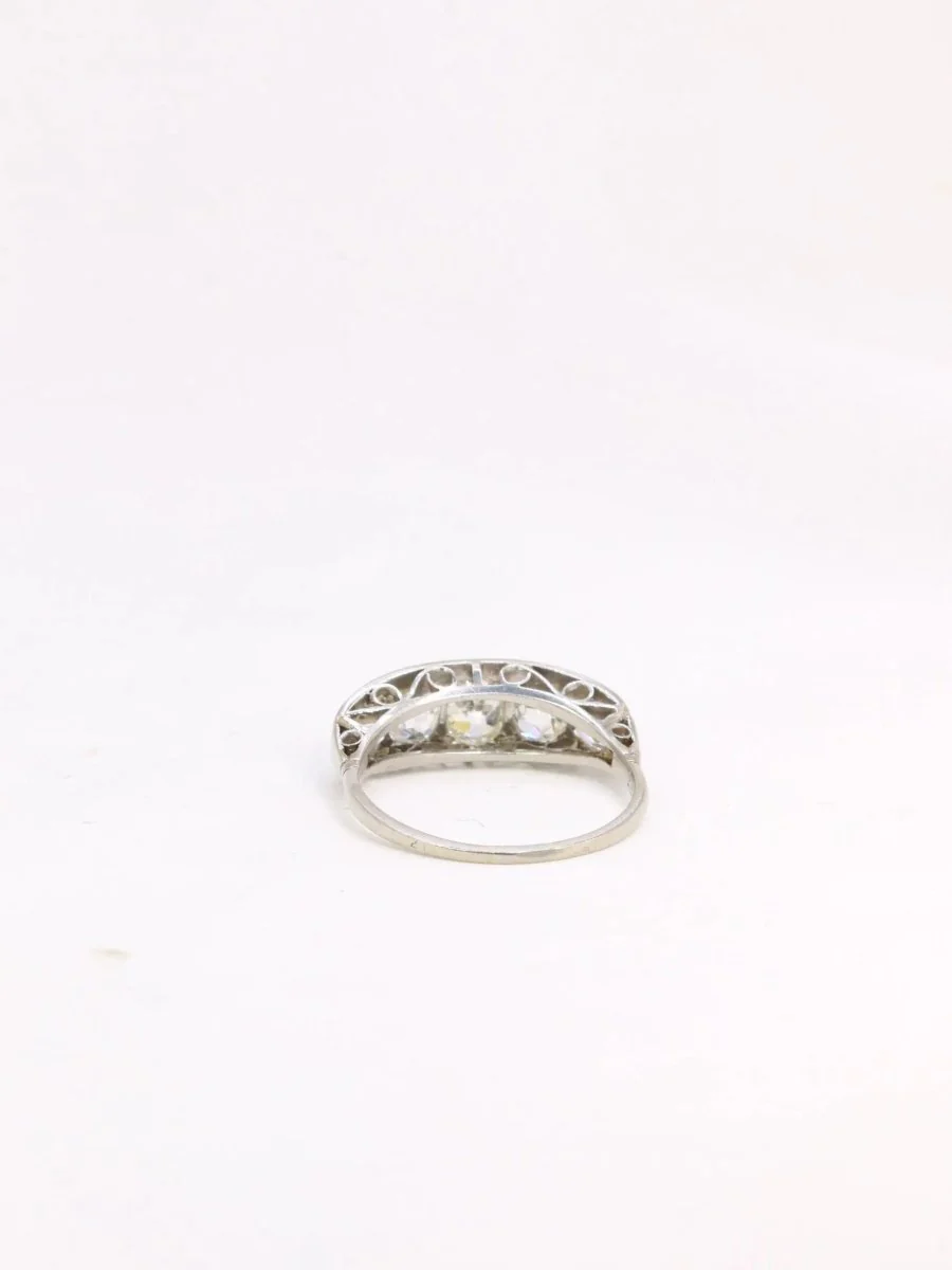 Belle Epoque platinum garter ring with old cut diamonds - Image 5