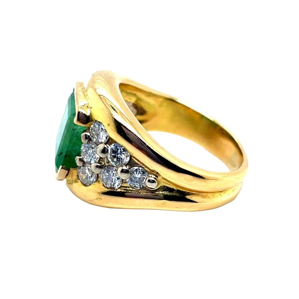 Jonc ring in yellow gold, emerald and diamonds - Image 2