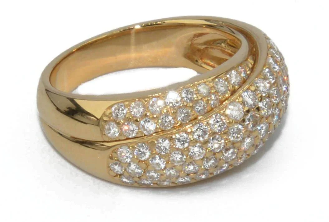 Yellow gold bangle ring entirely paved with diamonds - Image 4