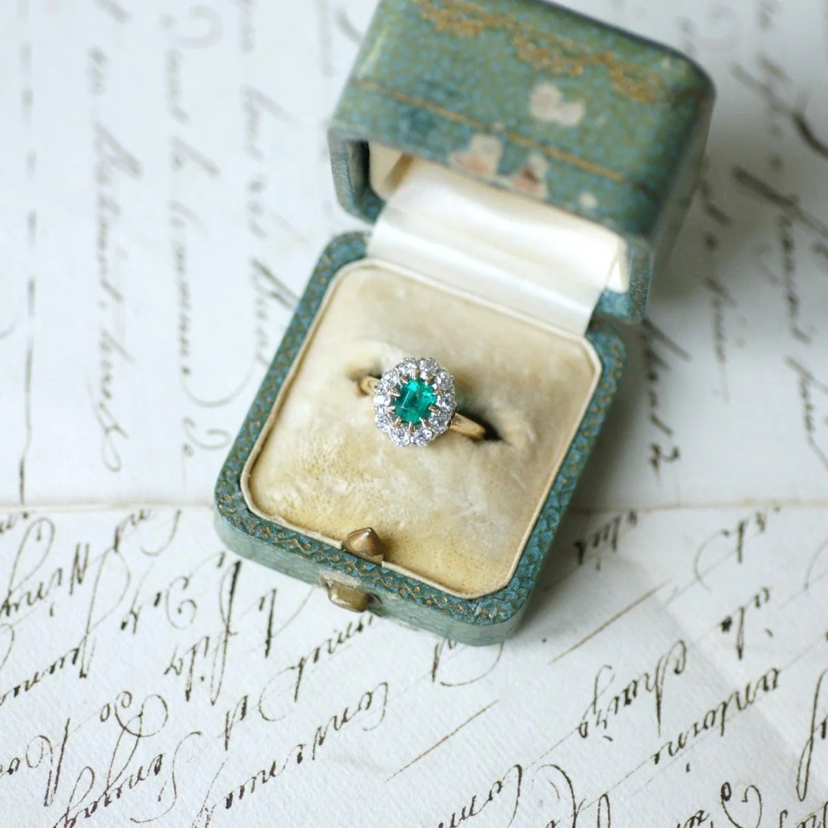 Ring Marguerite Old Colombian Emerald and diamonds - Image 8