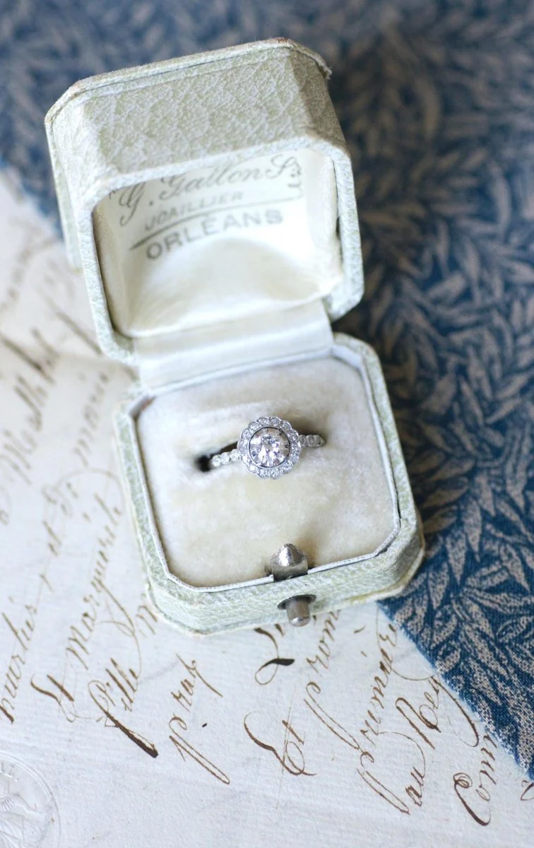 Ring Marguerite in paltinium and diamonds - Image 10