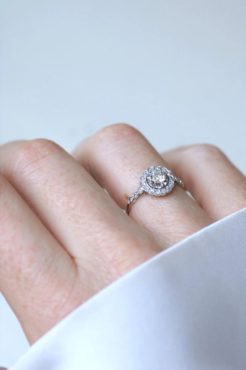 Ring Marguerite in paltinium and diamonds - Image 7