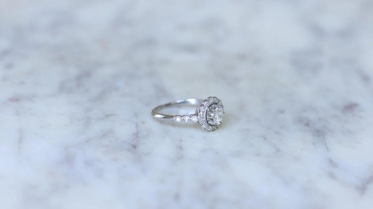 Ring Marguerite in paltinium and diamonds - Image 9
