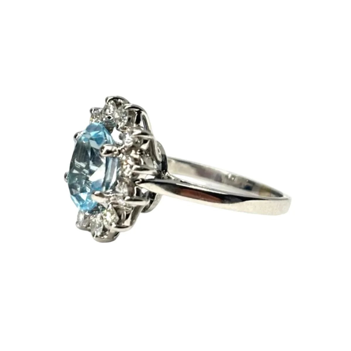 Marguerite Ring in white gold, aquamarine, and diamonds - Image 3