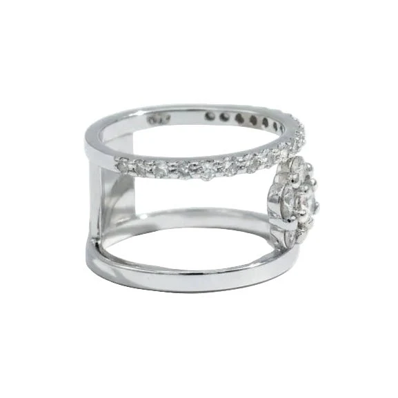 Marguerite Ring in White Gold and Diamonds - Image 5