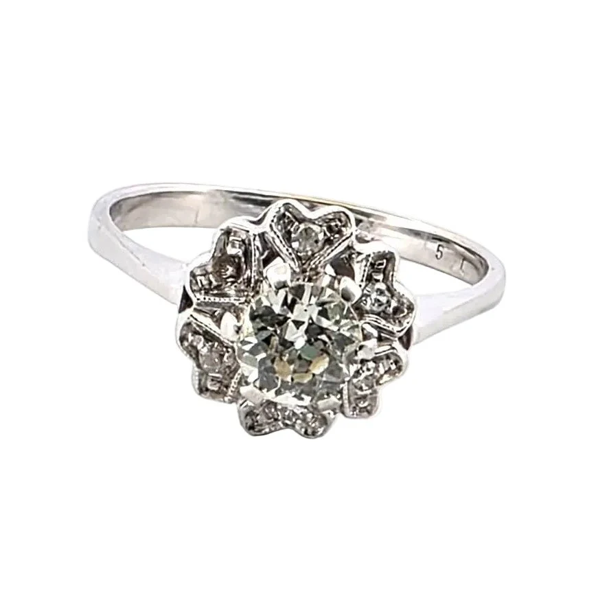 Marguerite Ring in White Gold and Diamonds