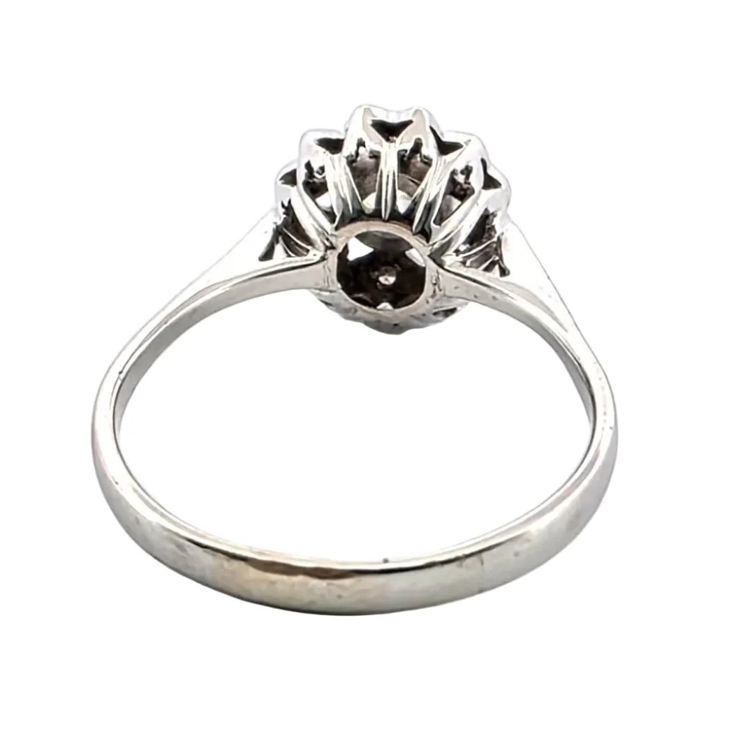 Marguerite Ring in White Gold and Diamonds - Image 3