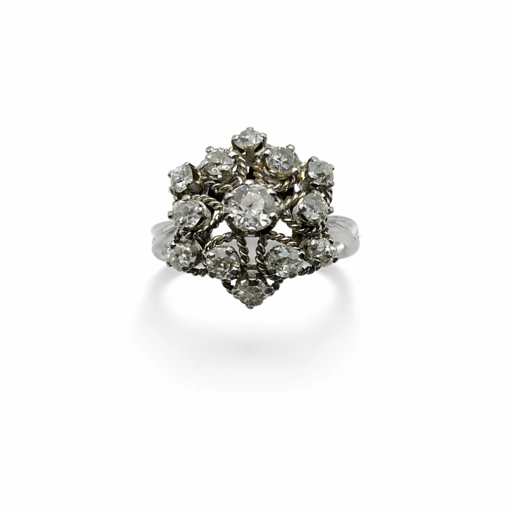 Marguerite Ring in White Gold and Diamonds