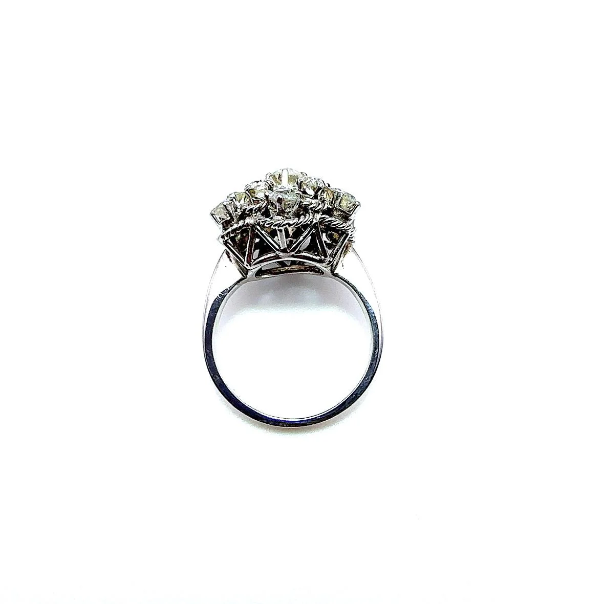 Marguerite Ring in White Gold and Diamonds - Image 4