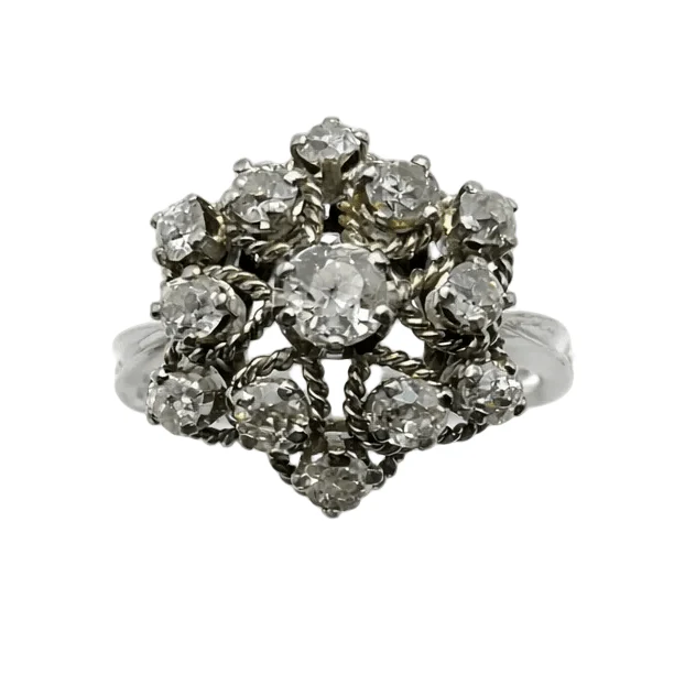 Marguerite Ring in White Gold and Diamonds - Image 6