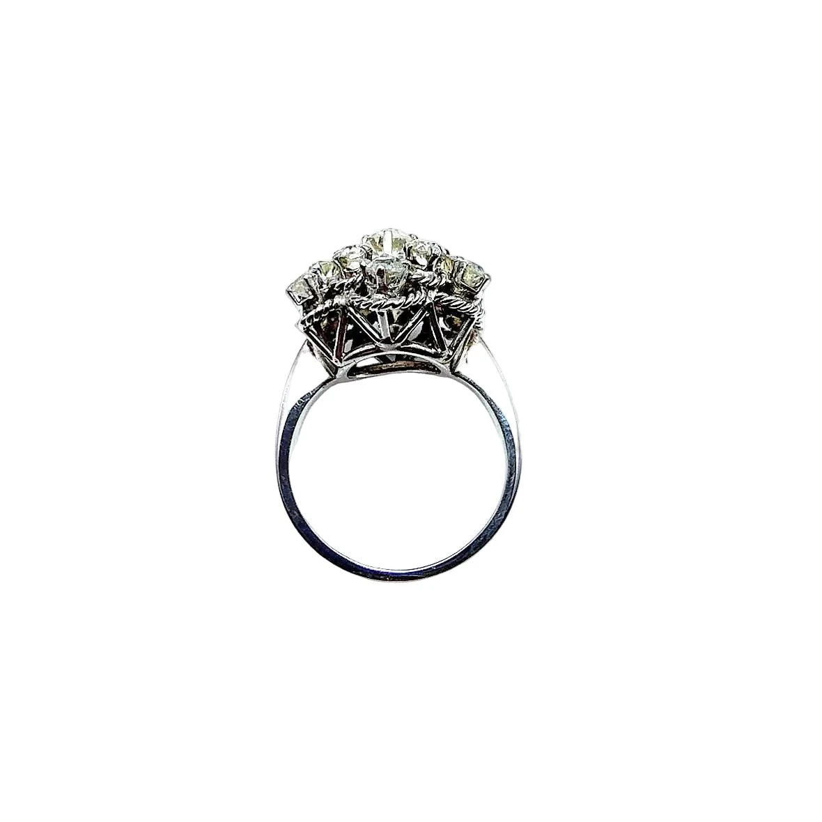 Marguerite Ring in White Gold and Diamonds - Image 9