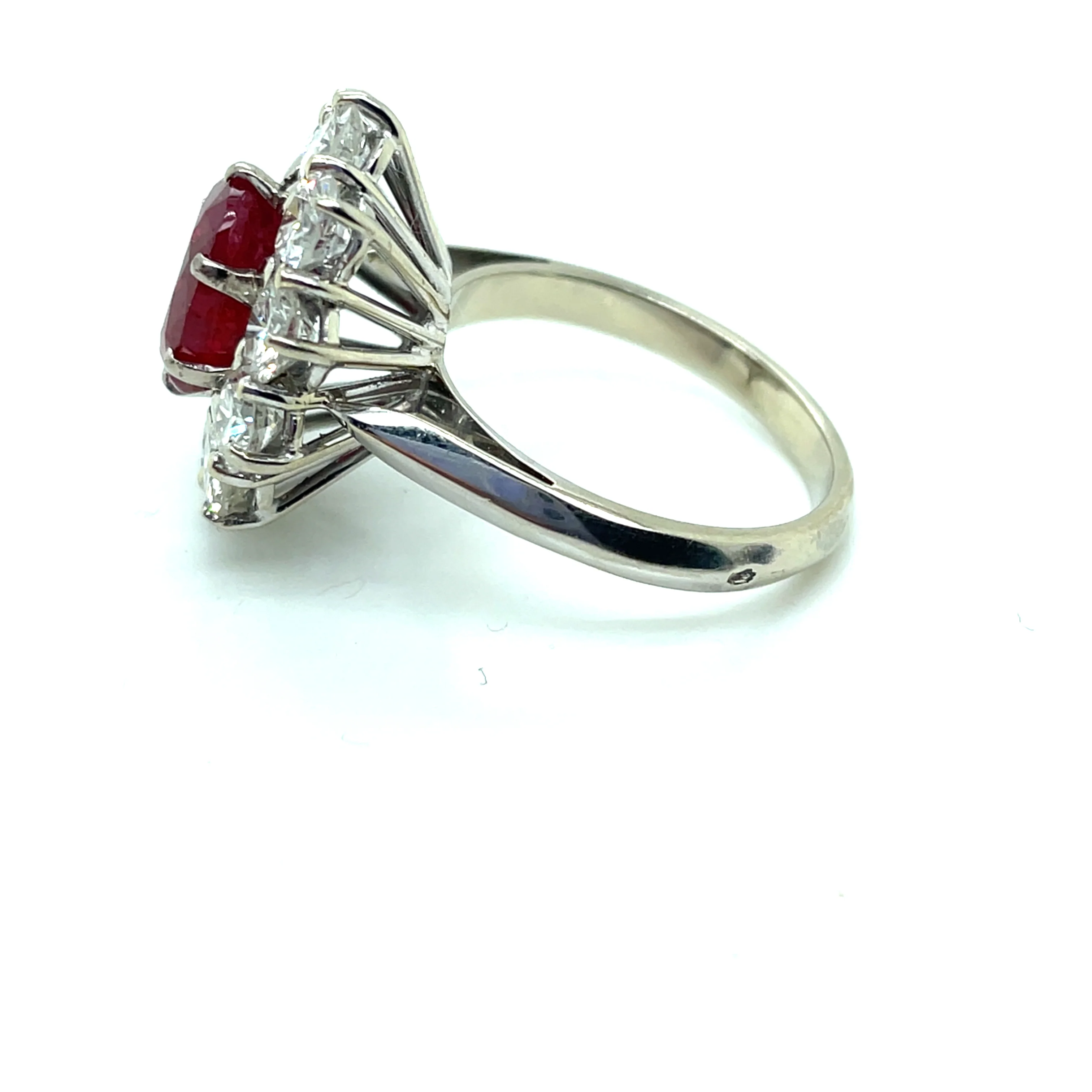 Ring Marguerite in white gold, ruby and diamonds - Image 3