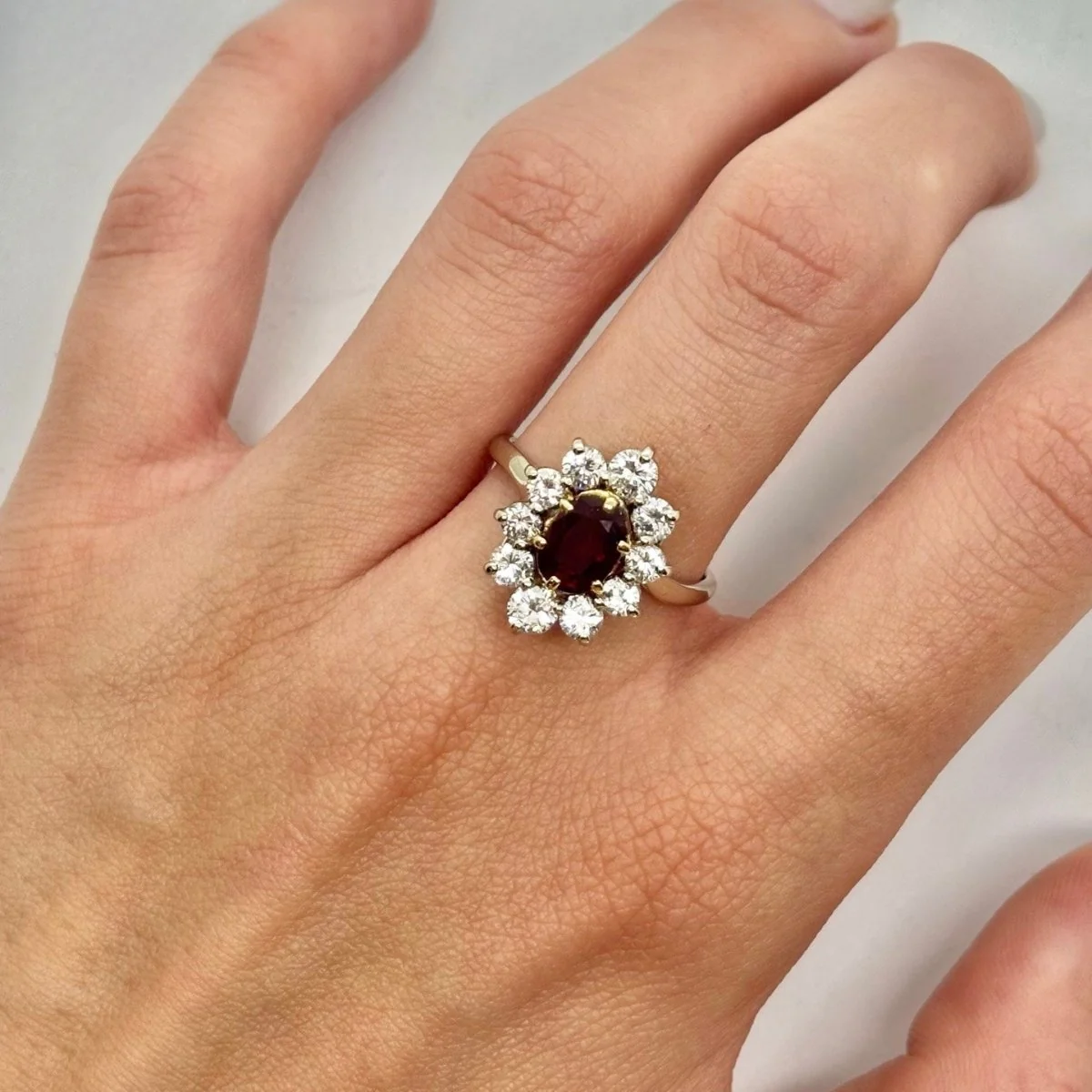 Marguerite Ring in White Gold, Ruby, and Diamonds - Image 2