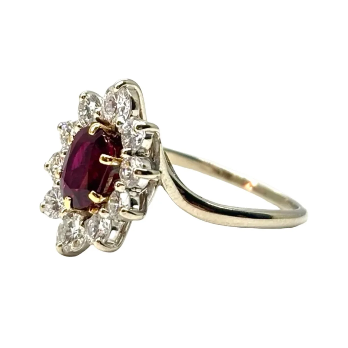 Marguerite Ring in White Gold, Ruby, and Diamonds - Image 3