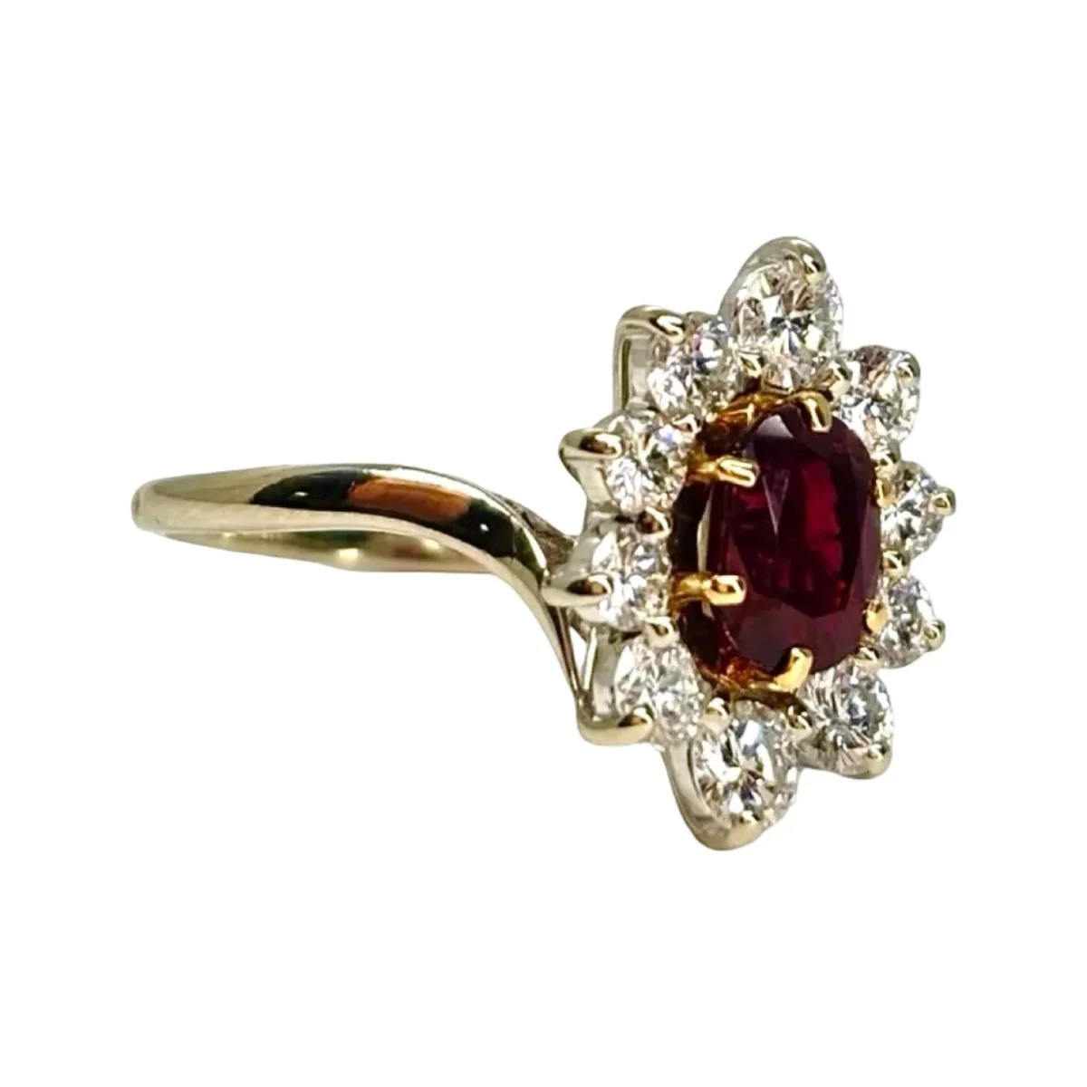 Marguerite Ring in White Gold, Ruby, and Diamonds - Image 5