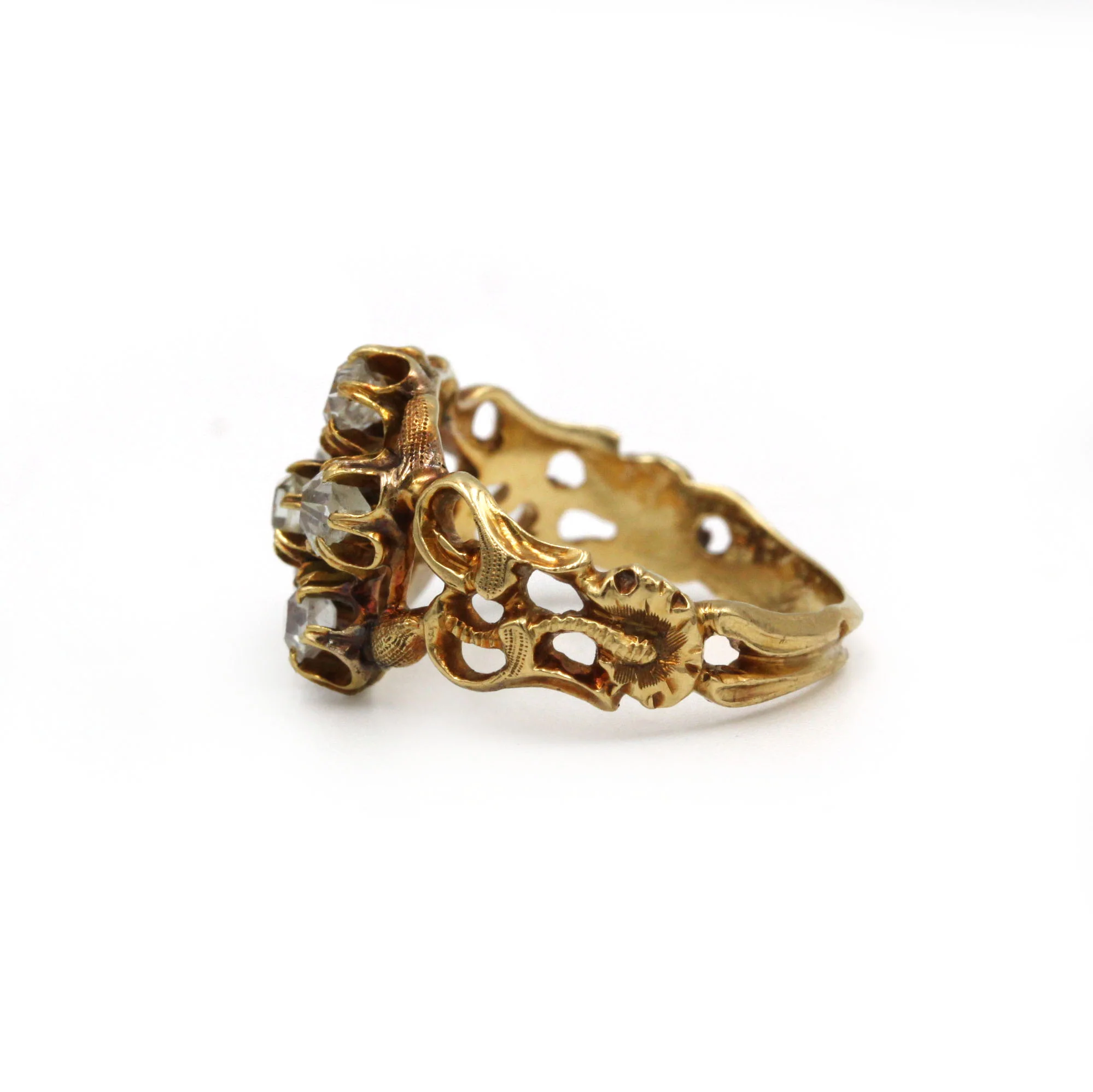 Marguerite Ring in Yellow gold and Diamonds - Image 2