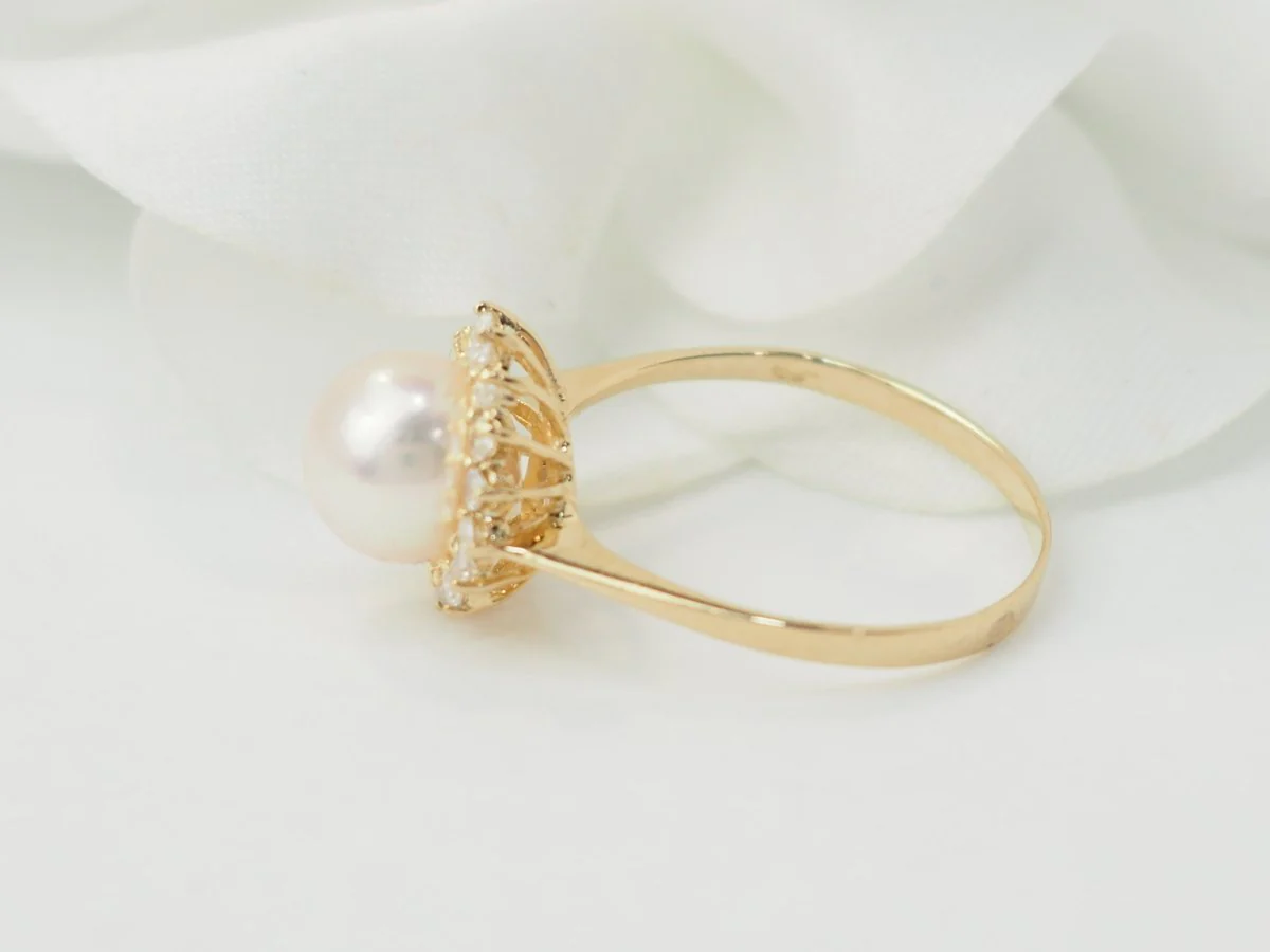Yellow gold ring with a cultured pearl and diamonds - Image 6