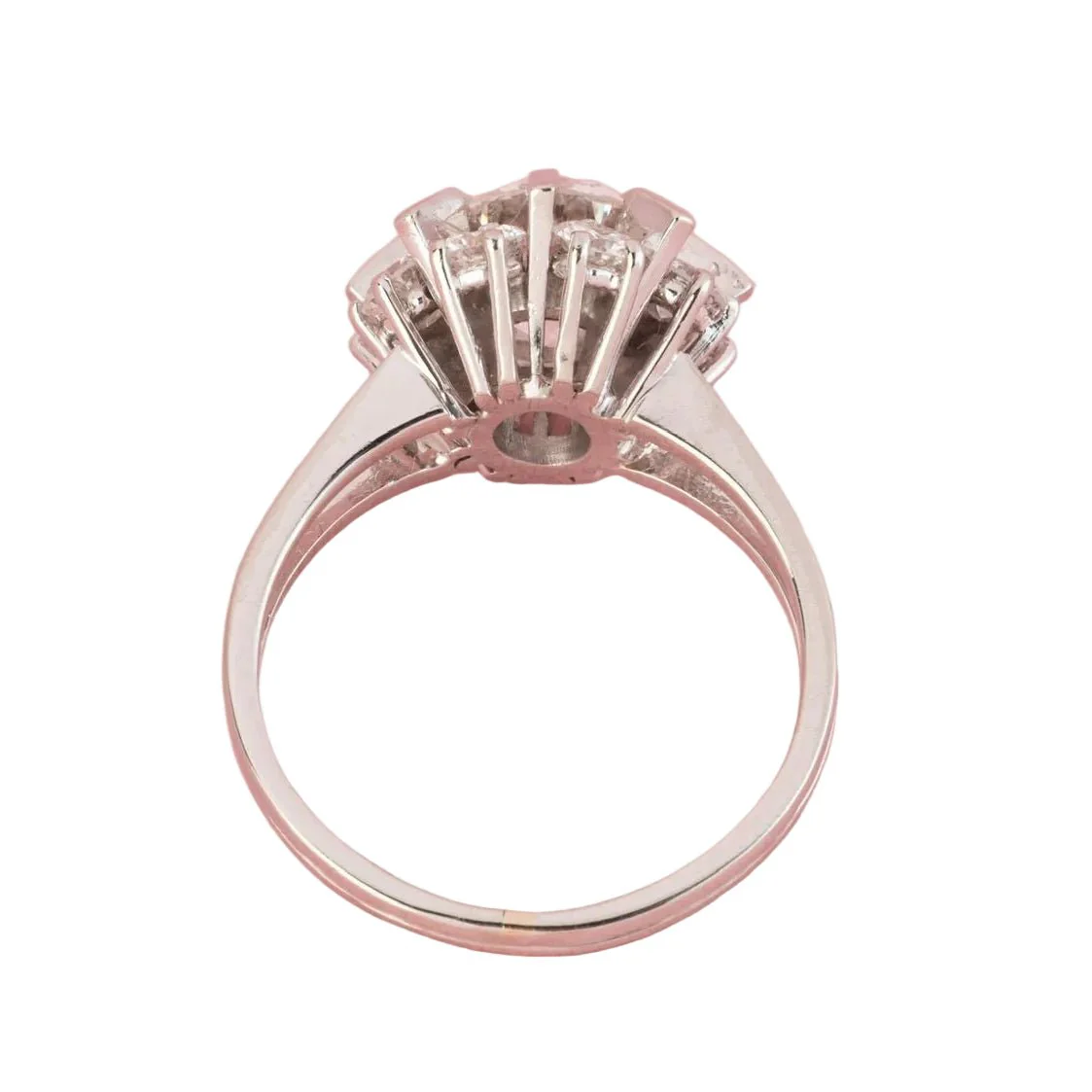 Daisy Ring in Platinum and Diamonds - Image 5