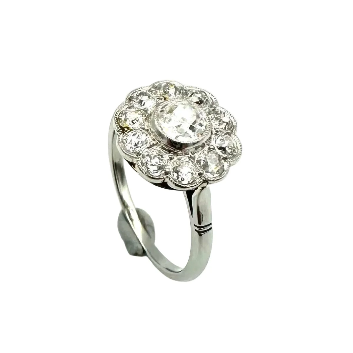 Daisy Ring in Platinum and Diamonds - Image 5
