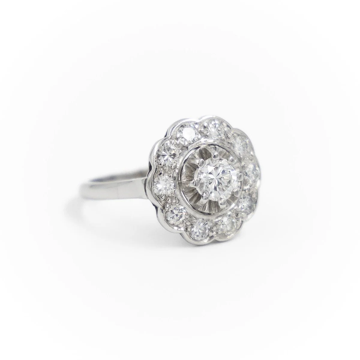 Marguerite ring in platinum and diamonds - Image 7