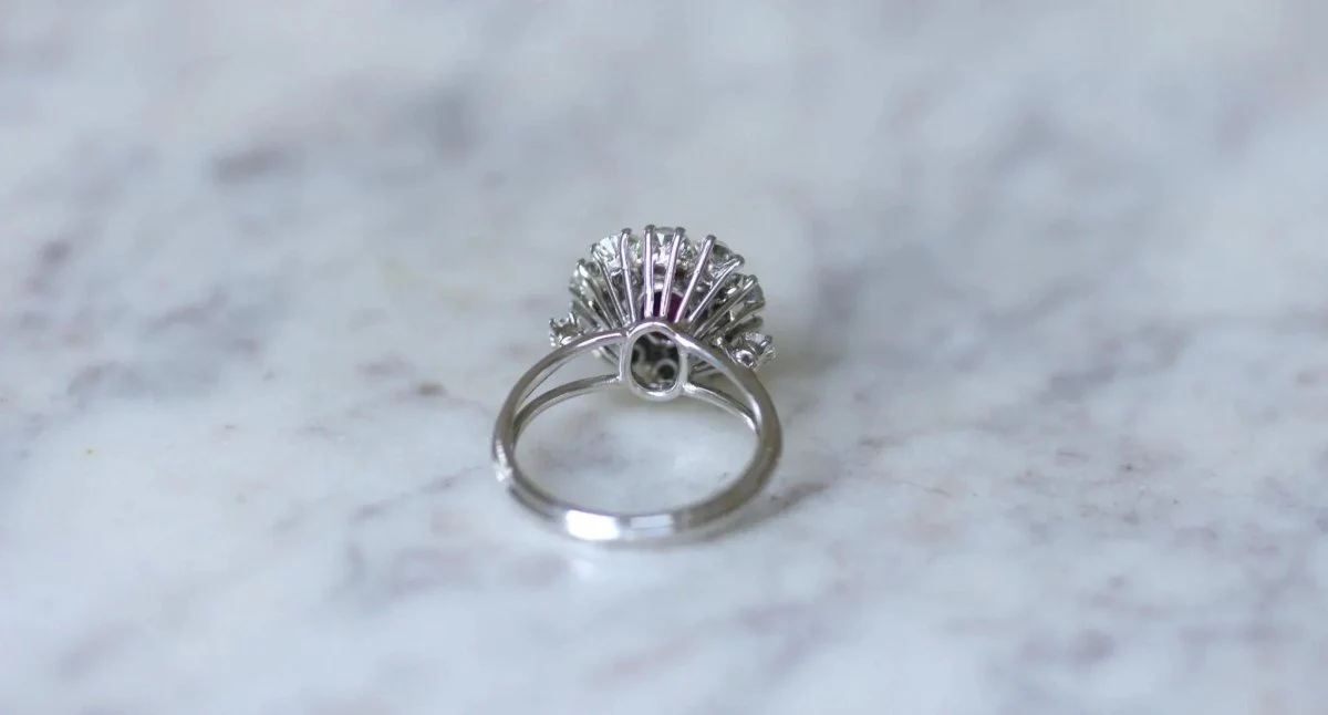 Ring Marguerite en white gold, ruby and diamonds - Image 7