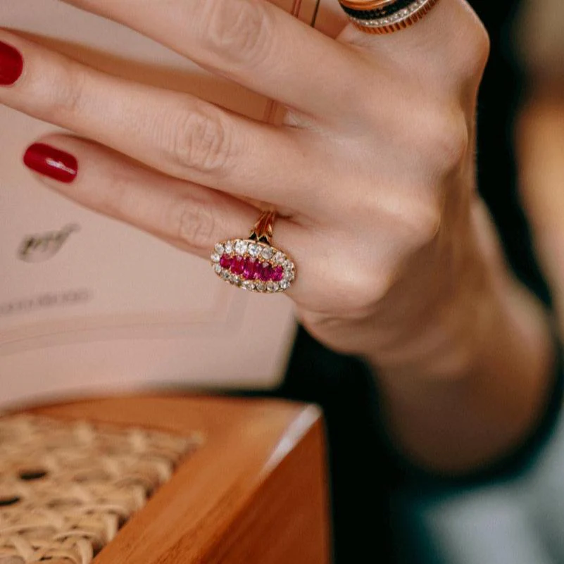 Marquise ring in yellow gold, rubies and diamonds - Image 5