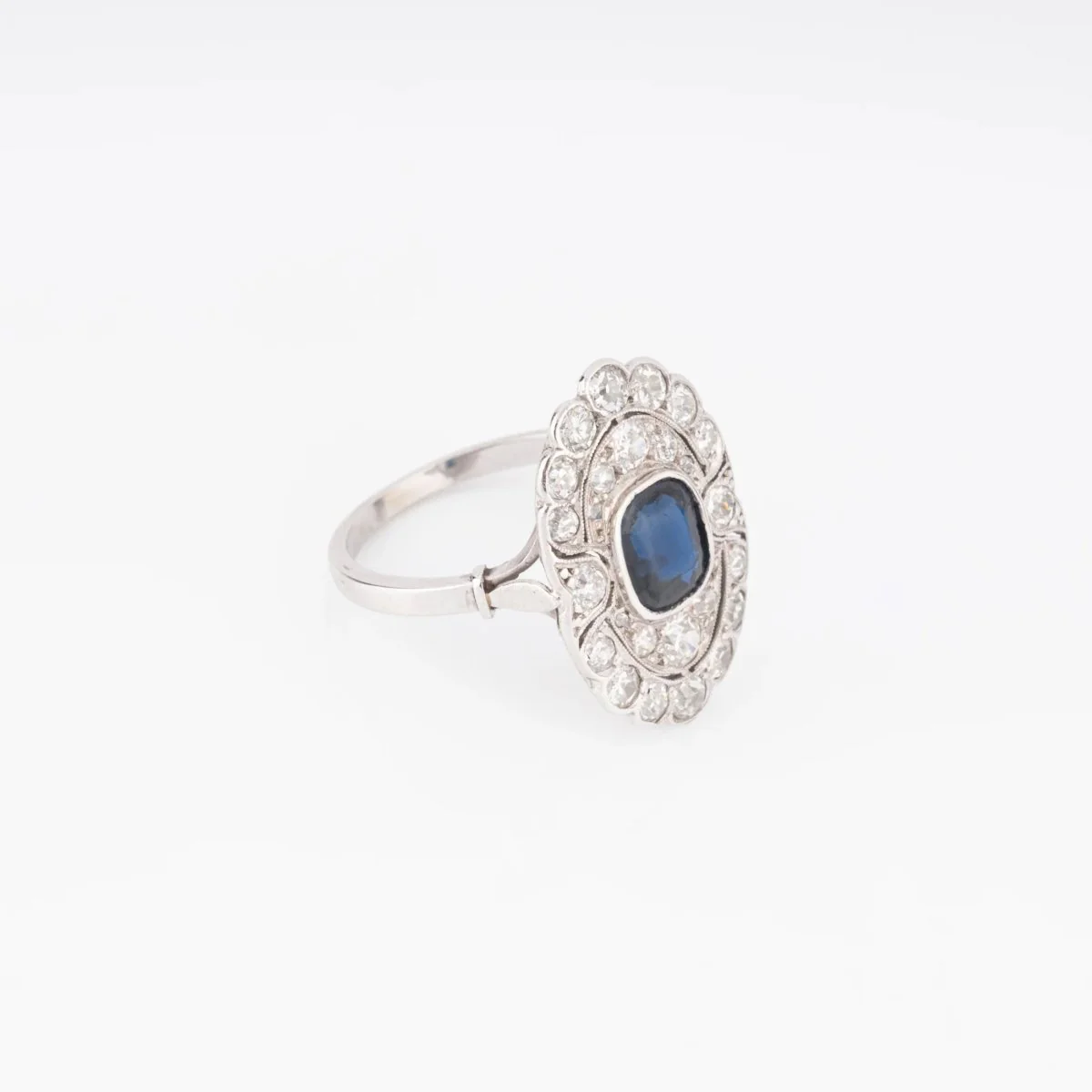 Marquise ring in platinum and sapphire - Image 4