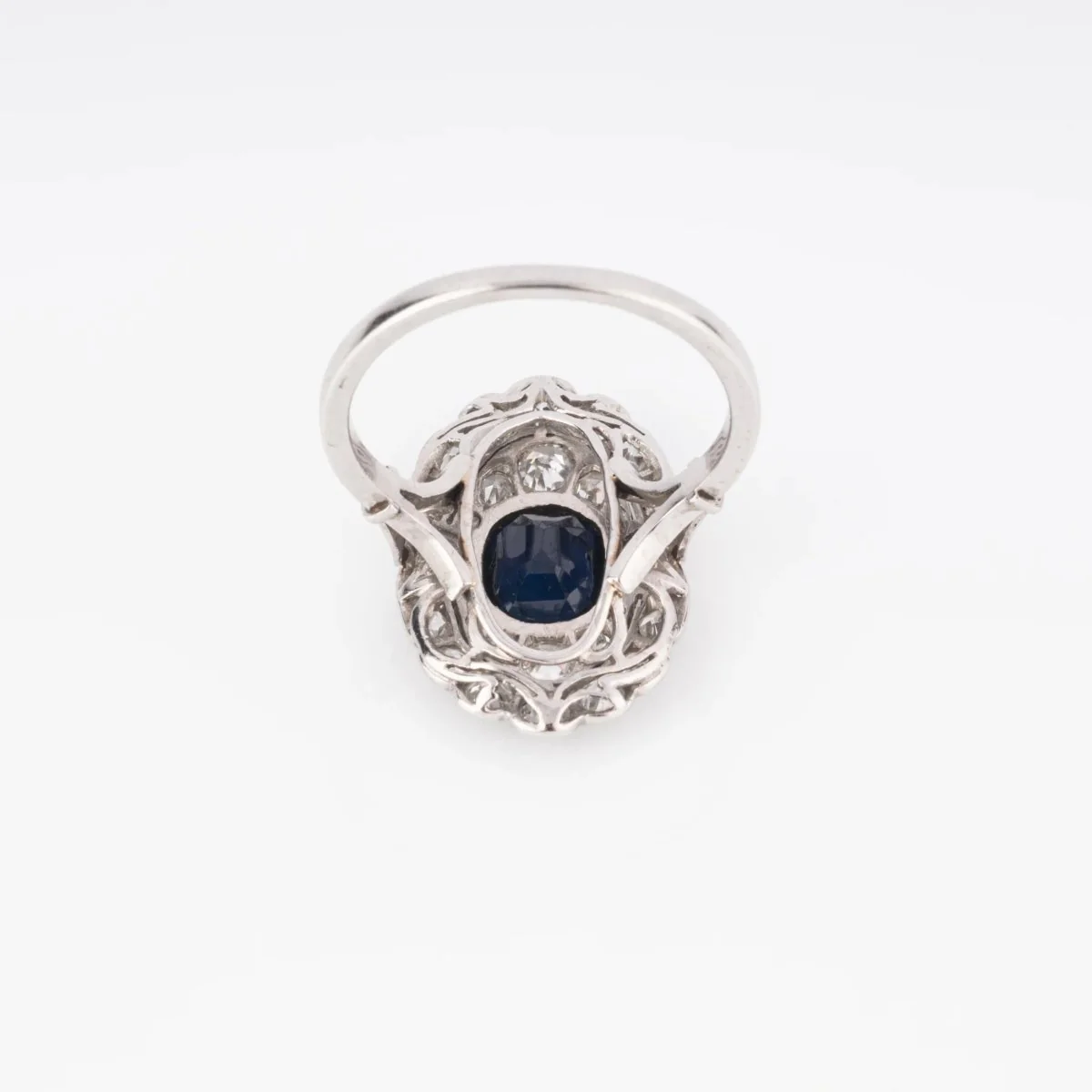 Marquise ring in platinum and sapphire - Image 5
