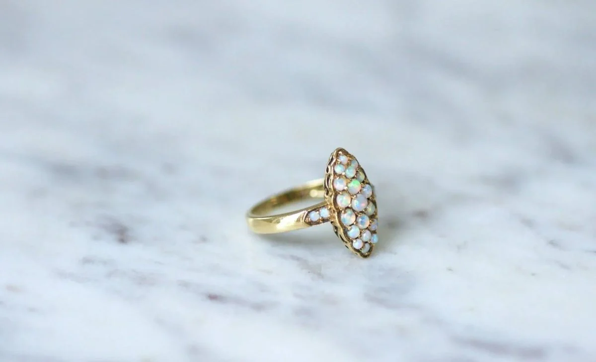 Marquise opal ring in gold - Image 5