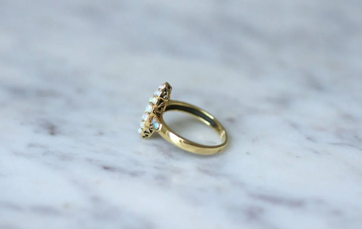 Marquise opal ring in gold - Image 7