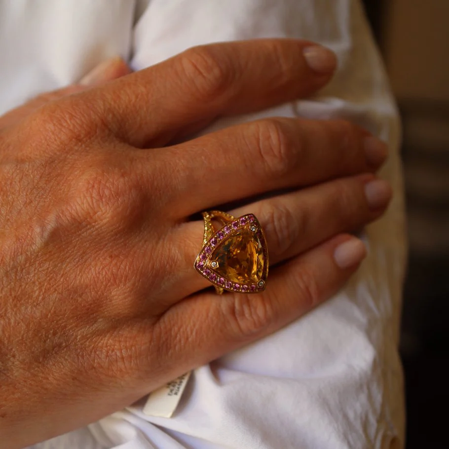 MAUBOUSSIN Cocktail ring in yellow gold, citrine, yellow and pink sapphires - Image 2