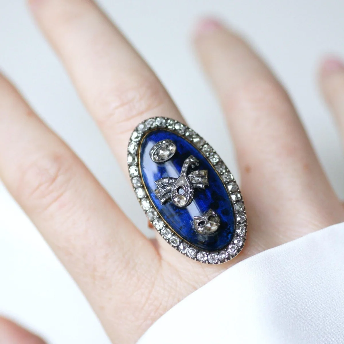 Ring shuttle in rose gold and silver with diamonds and blue enamel - Image 2