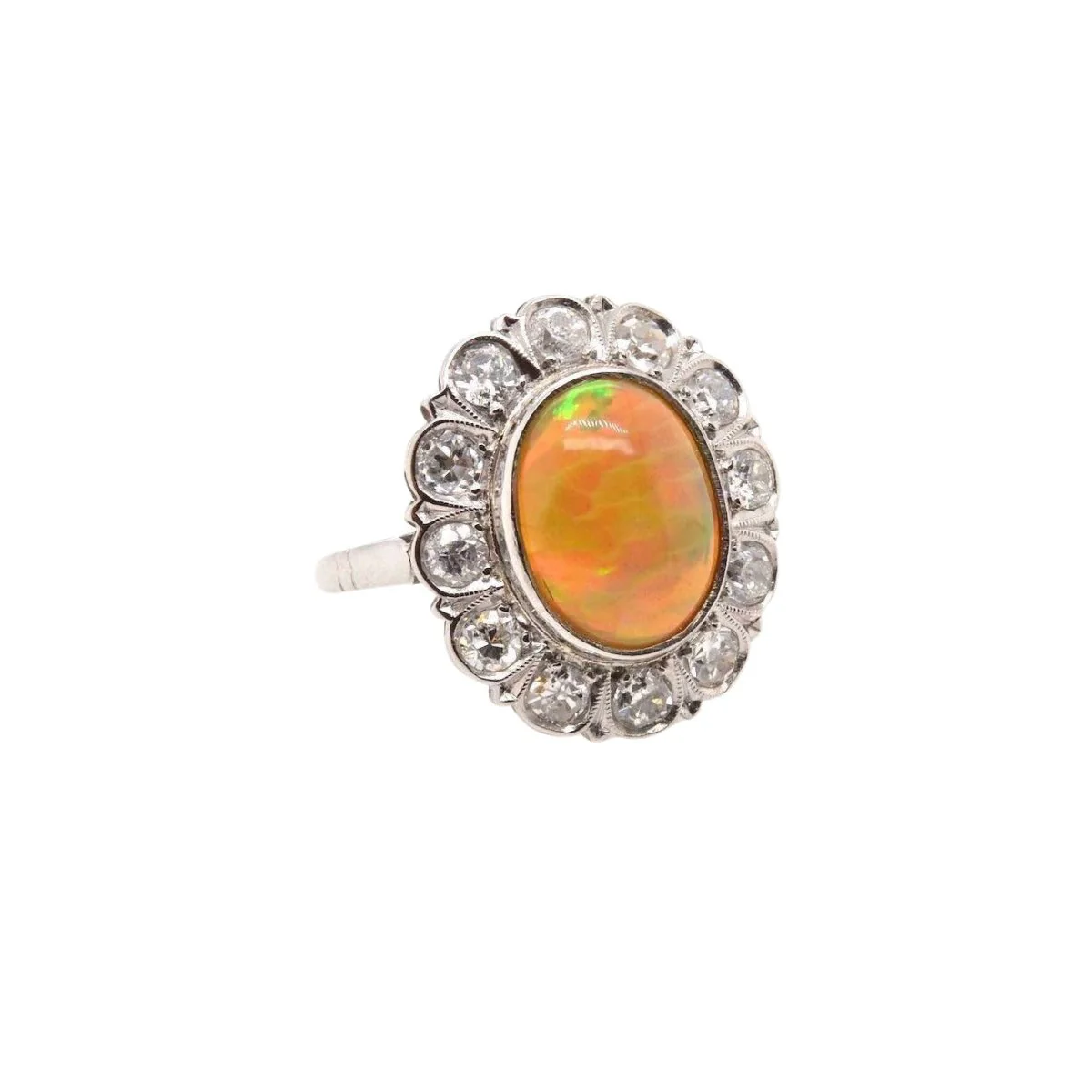 Opal and diamond ring in gold - Image 3