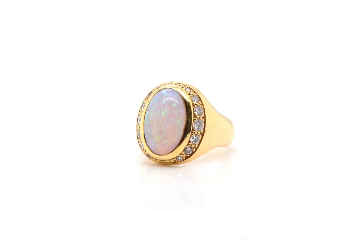 Opal and diamond ring in yellow gold - Image 4