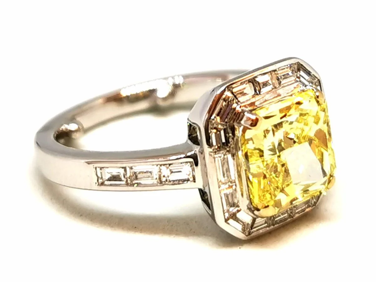 White Gold Diamond Ring - Image 11