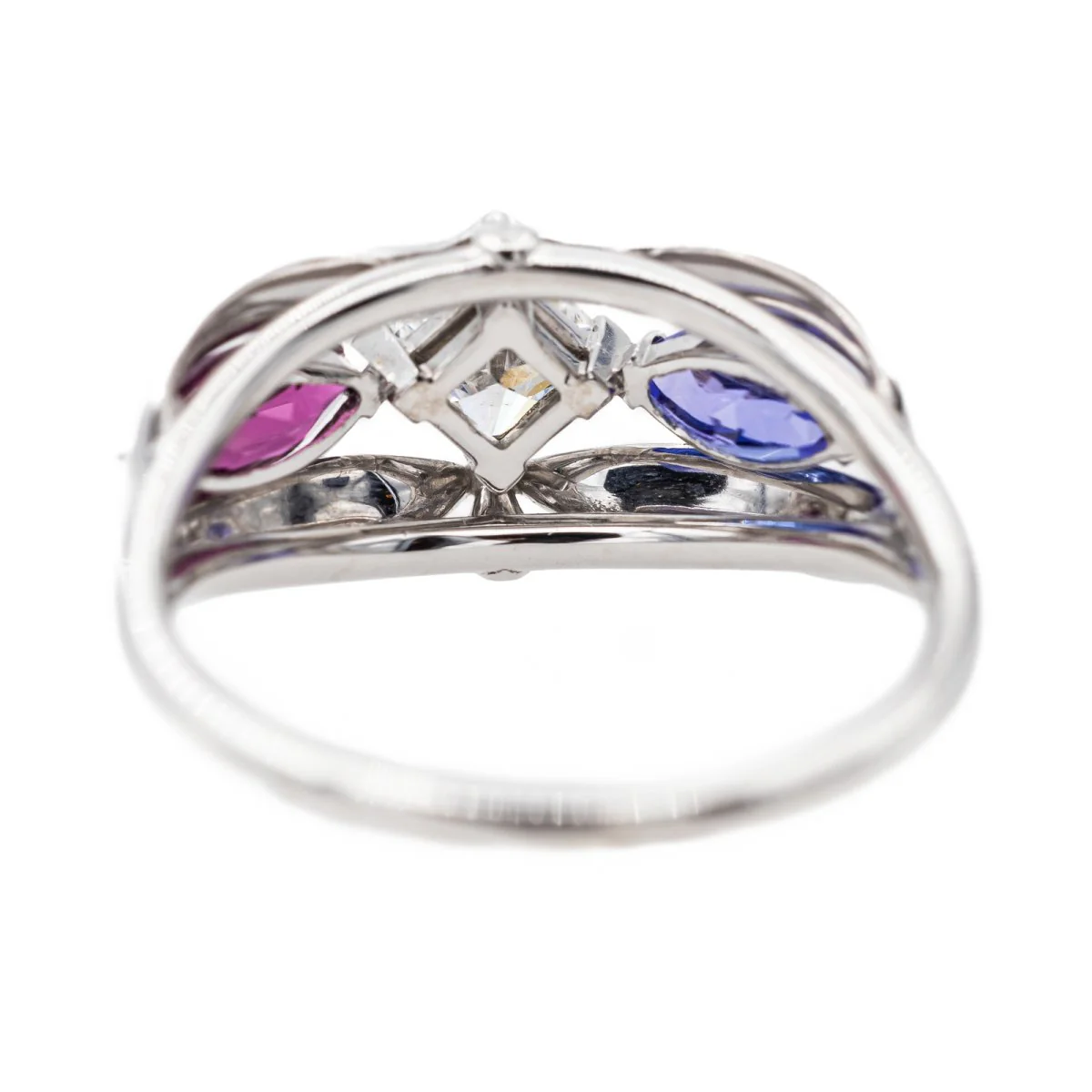 White gold, tanzanite, garnet and diamond ring - Image 5