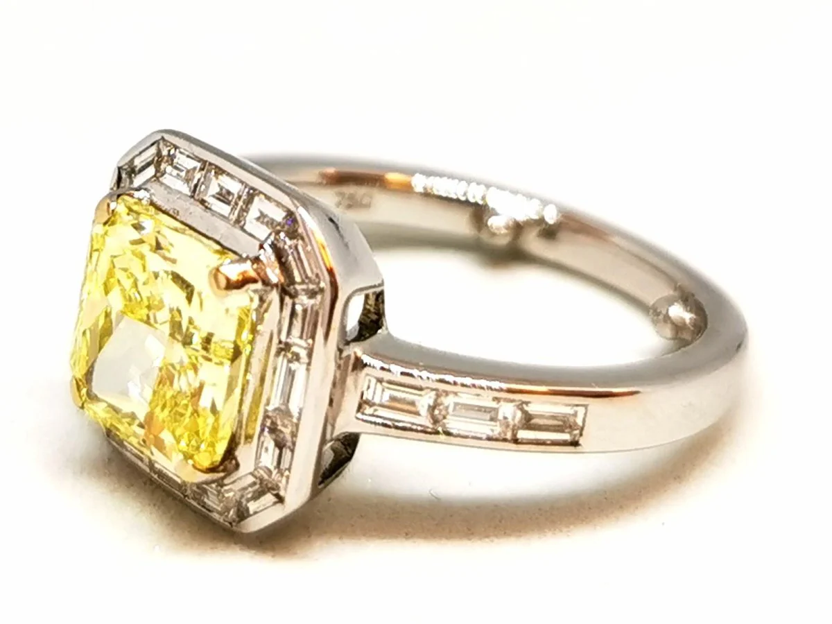 White Gold Diamond Ring - Image 12