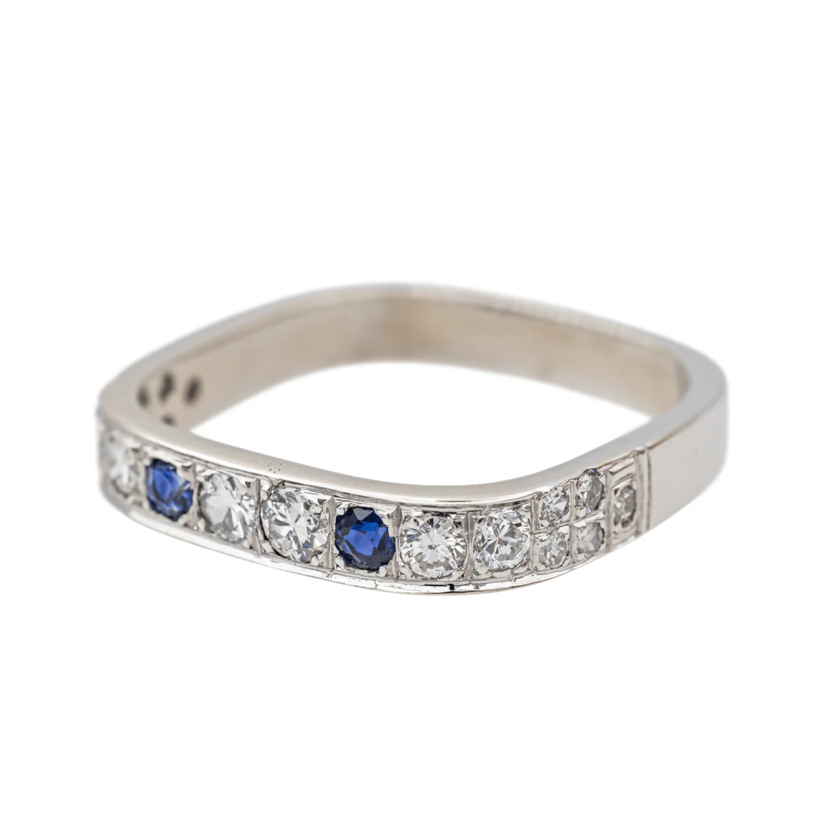 Ring at white gold, sapphire and diamonds - Image 3