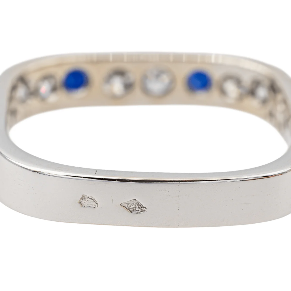 Ring at white gold, sapphire and diamonds - Image 7