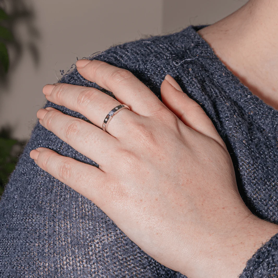 Ring at white gold and diamonds - Image 2