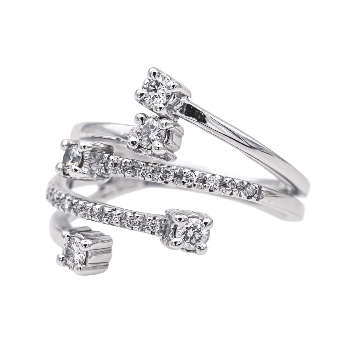 Ring Solitaire in white gold and diamonds - Image 3