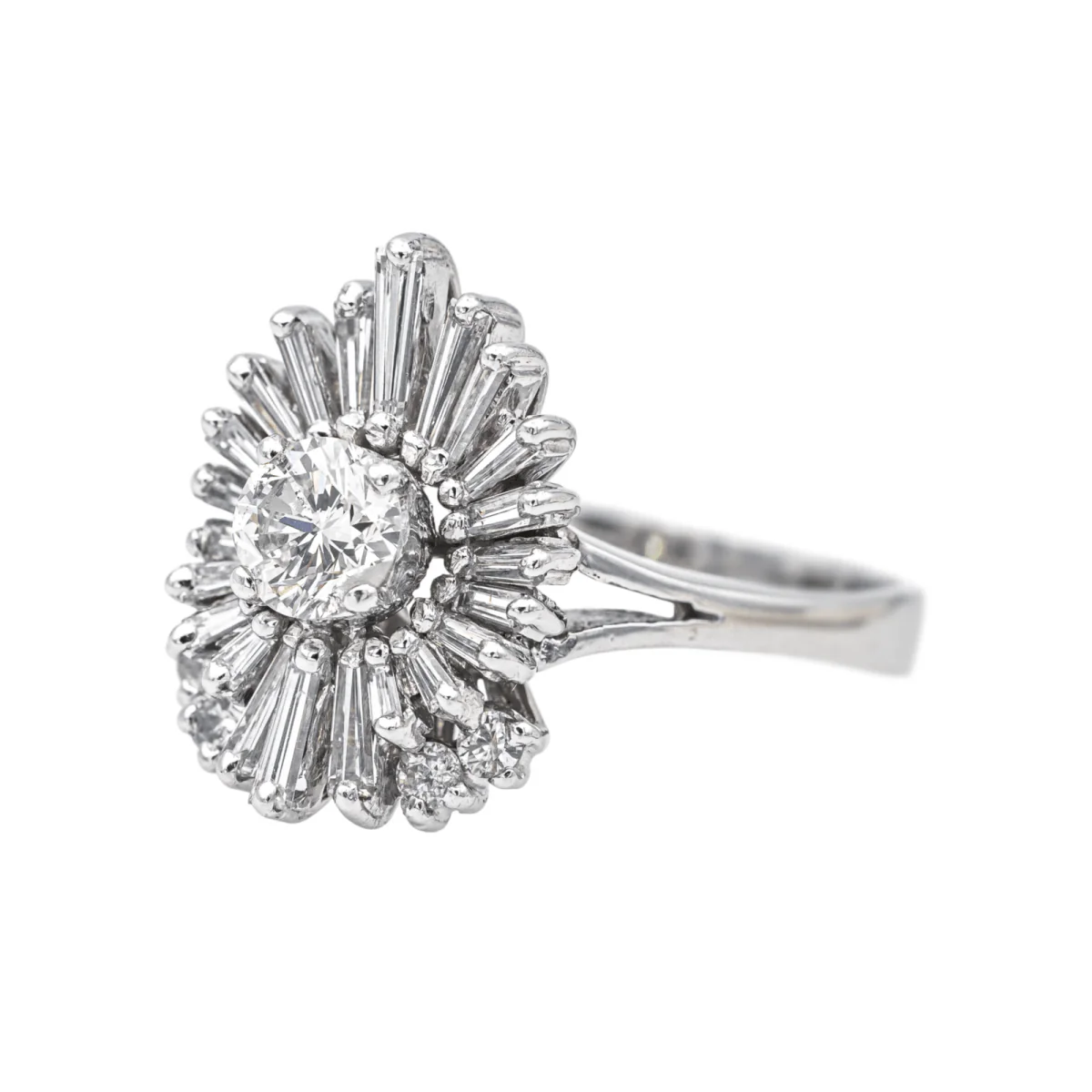 Cocktail ring in white gold and diamonds - Image 3