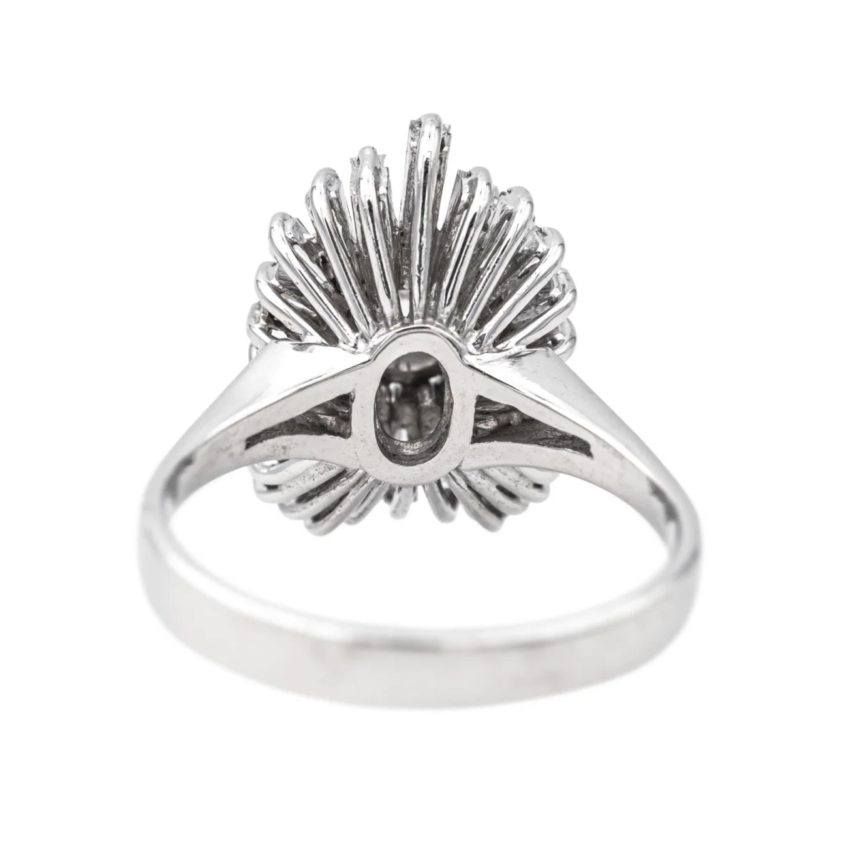Cocktail ring in white gold and diamonds - Image 5