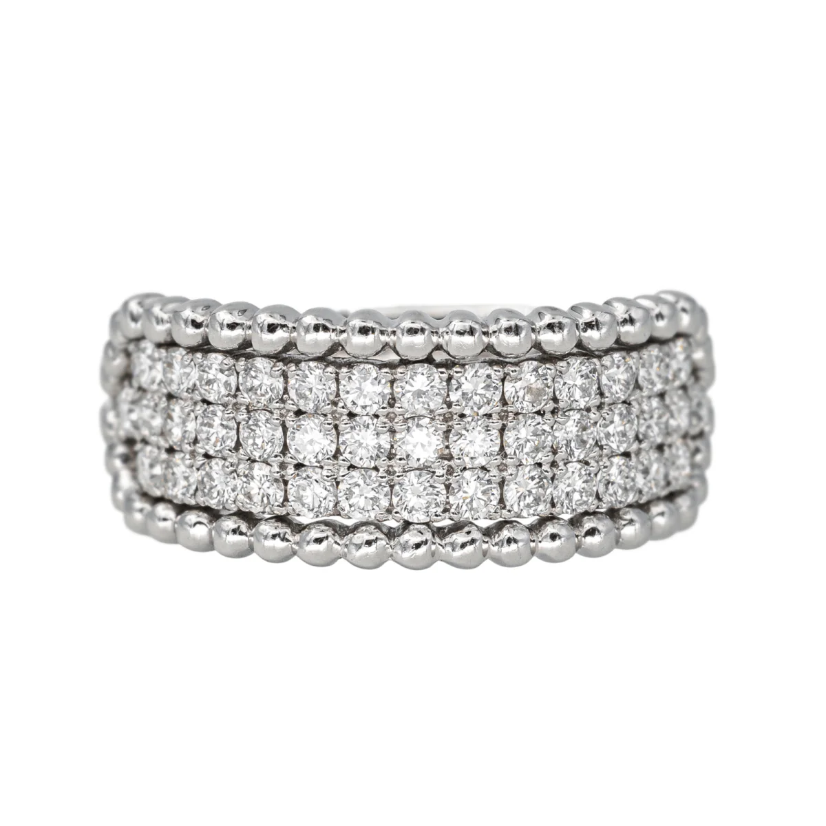 Pavée ring in white gold and diamonds