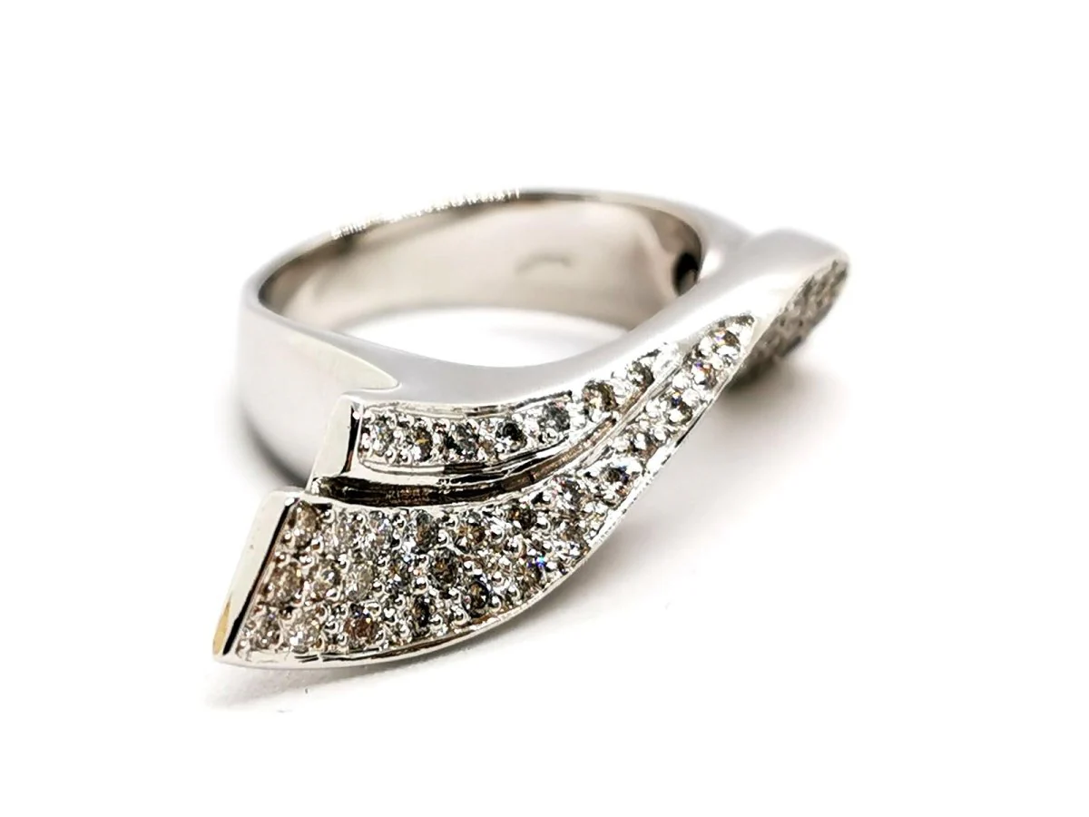 White Gold Diamond Ring - Image 8