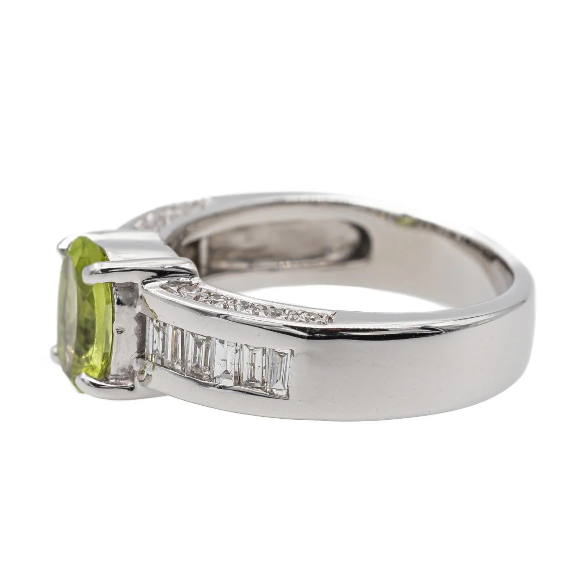Peridot White Gold Ring - Image 4