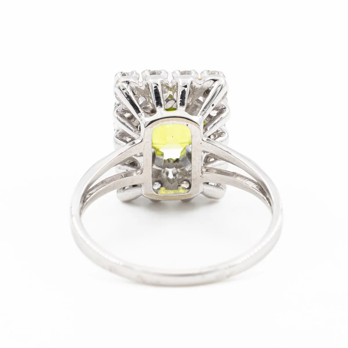 Cocktail ring in white gold, diamonds and peridot - Image 5